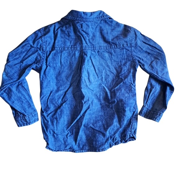 3/35$ Tommy Hilfiger Kids Indigo Button Down Shirt - Picture 2 of 3